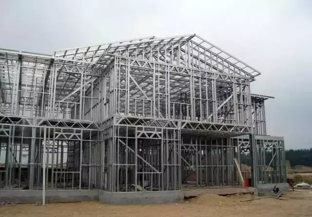 鋼結(jié)構(gòu)建筑與混凝土結(jié)構(gòu)建筑的優(yōu)劣性對比